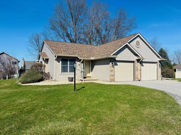 3612 Creekside Drive , Valparaiso, IN 46383
