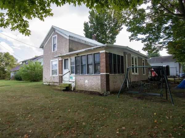 1604 Dowling Street, Kendallville, IN 46755