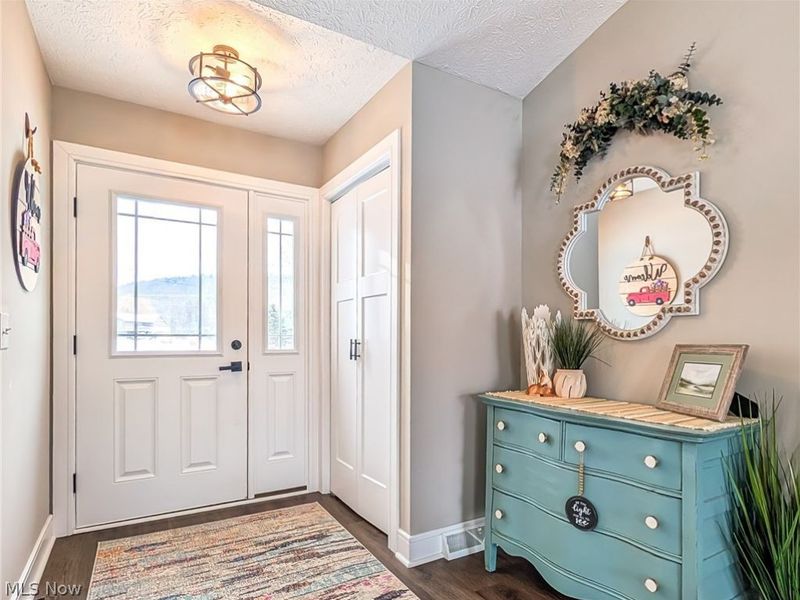 546 E Mohawk Drive, Malvern, OH 44644 Photo 3