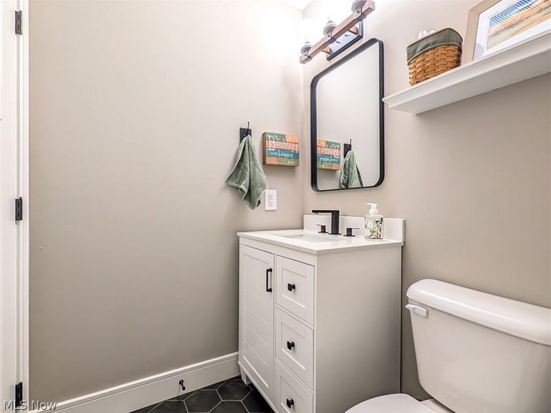 546 E Mohawk Drive, Malvern, OH 44644 Photo 32