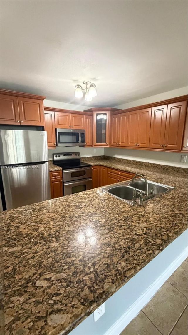 6980 NW 186th St, Unit 3-126, Hialeah, FL 33015 Main Photo