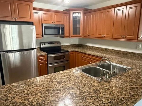 6980 NW 186th St, Unit 3-126, Hialeah, FL 33015