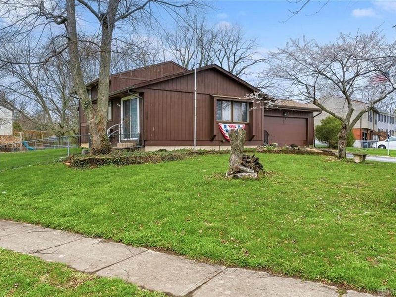 4607 Willow Mist Drive, Dayton, OH 45424 Photo 2