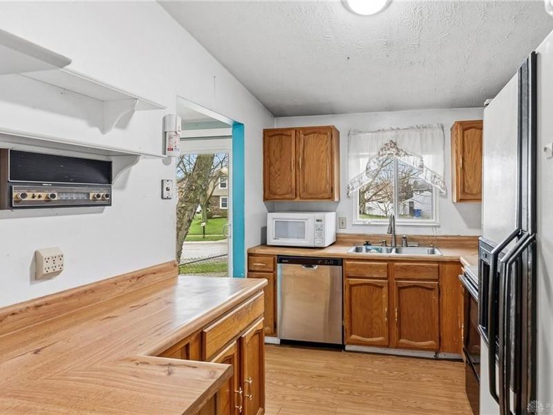 4607 Willow Mist Drive, Dayton, OH 45424 Photo 9