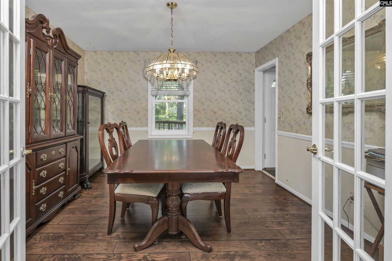 230 Bishopgate Road  Photo 10