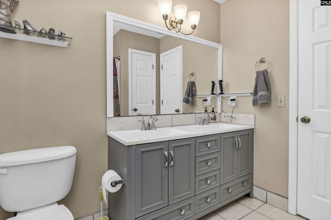 230 Bishopgate Road  Photo 20