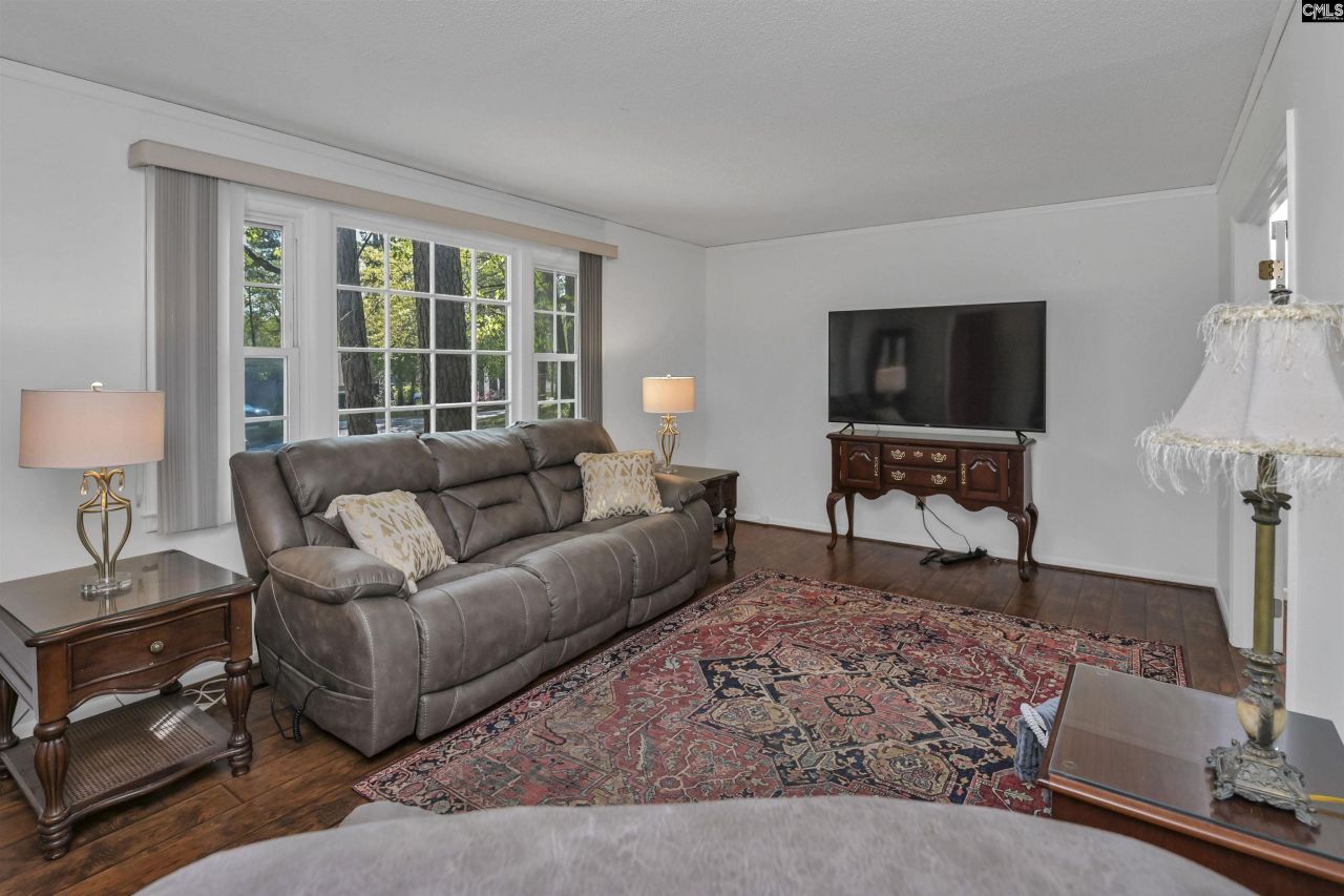 230 Bishopgate Road  Photo 7