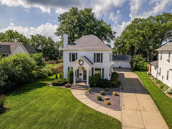 309 W Clarence Street, Dodgeville, WI 53533