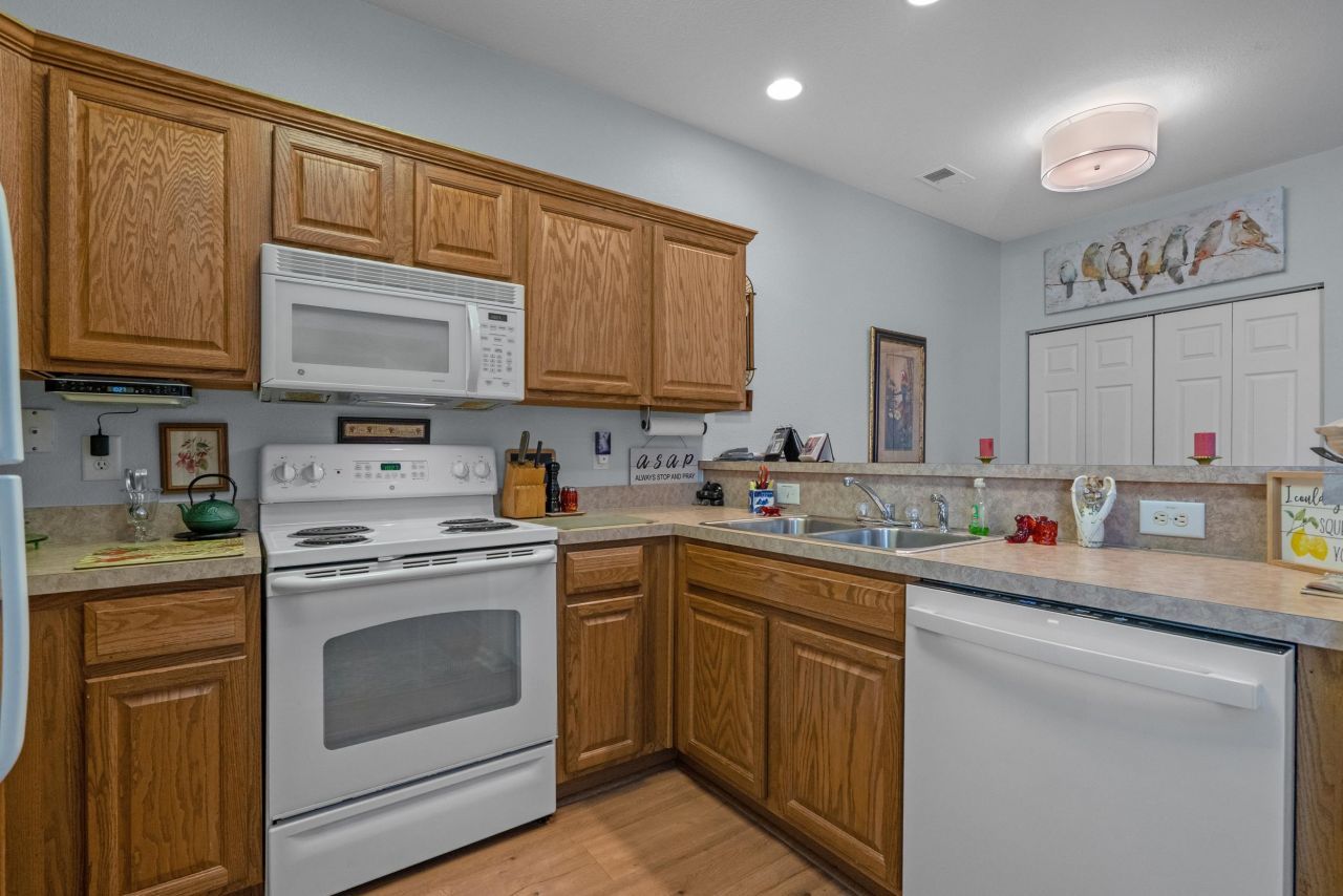 147 Chenoa Dr. Photo 9