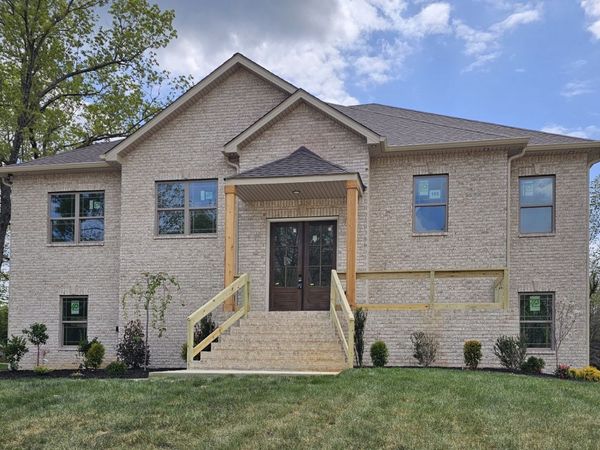 1280 Reda Dr, Clarksville, TN 37042