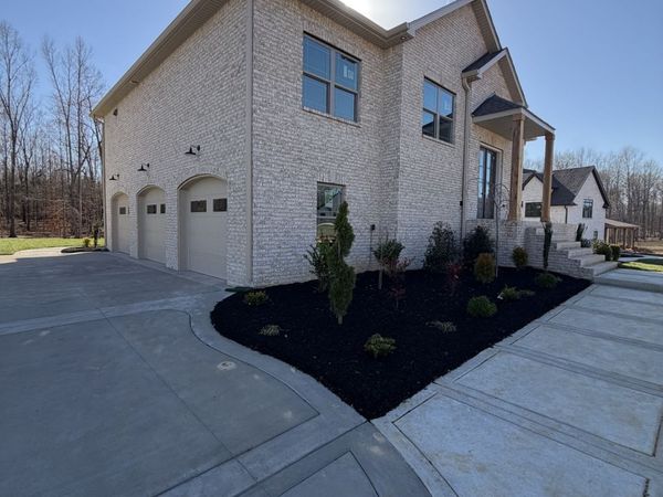 1280 Reda Dr, Clarksville, TN 37042