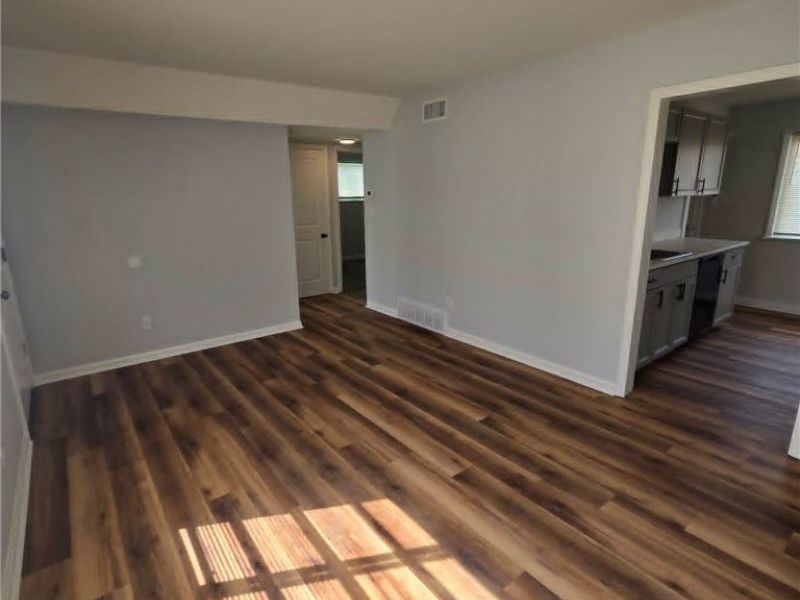 12408 Matherson Avenue, Cleveland, OH 44135 Photo 3