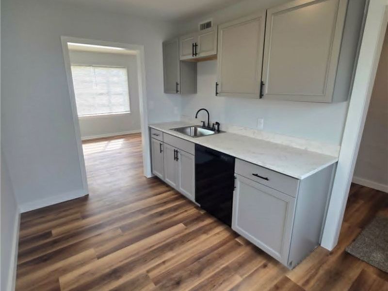 12408 Matherson Avenue, Cleveland, OH 44135 Photo 5