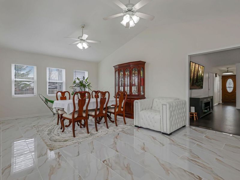 384 Sandburr Drive , Columbus, OH 43230 Photo 16