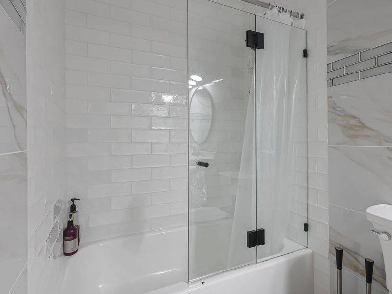 384 Sandburr Drive , Columbus, OH 43230 Photo 22