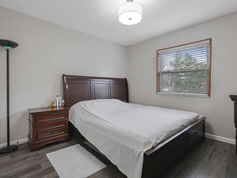 384 Sandburr Drive , Columbus, OH 43230 Photo 24