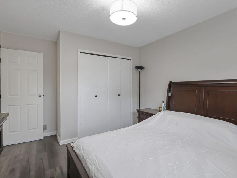 384 Sandburr Drive , Columbus, OH 43230 Photo 25