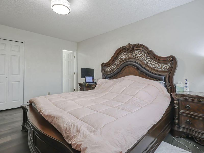 384 Sandburr Drive , Columbus, OH 43230 Photo 27