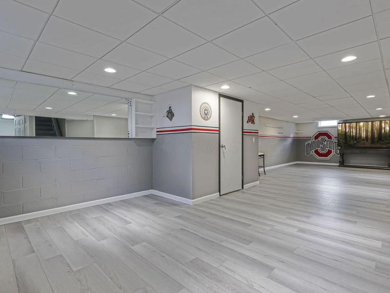 384 Sandburr Drive , Columbus, OH 43230 Photo 31