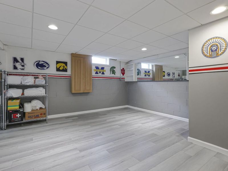 384 Sandburr Drive , Columbus, OH 43230 Photo 33