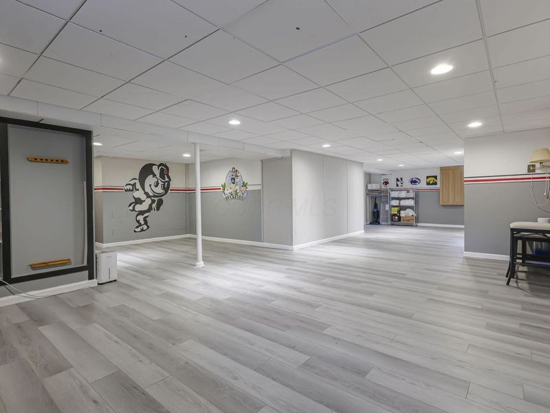 384 Sandburr Drive , Columbus, OH 43230 Photo 35