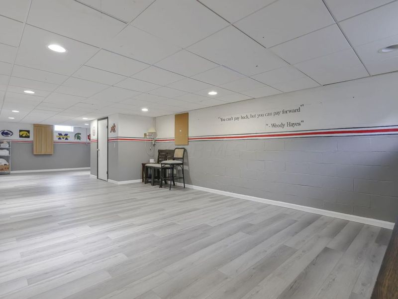 384 Sandburr Drive , Columbus, OH 43230 Photo 36