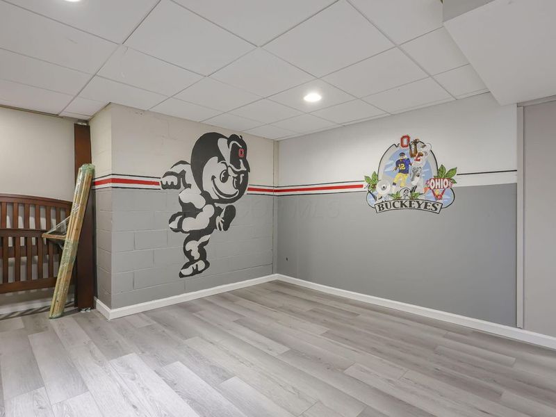 384 Sandburr Drive , Columbus, OH 43230 Photo 37