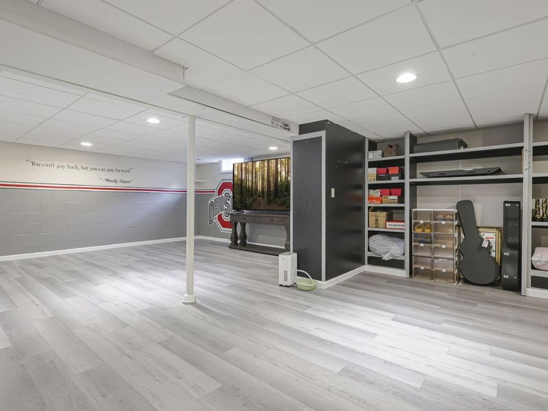 384 Sandburr Drive , Columbus, OH 43230 Photo 38