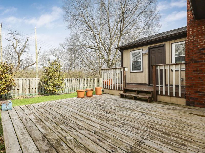 384 Sandburr Drive , Columbus, OH 43230 Photo 49