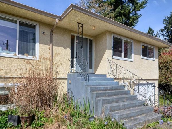 2774 Kingswood Rd , Langford, BC V9B 3J9