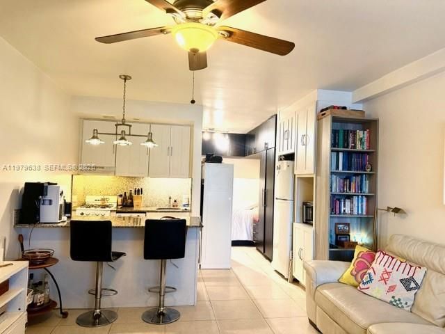 2445 Lake Pancoast Dr, Unit 7, Miami Beach, FL 33140 Photo