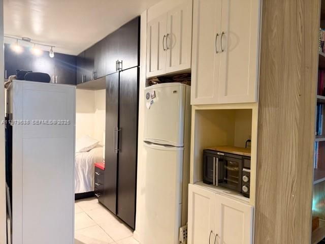 2445 Lake Pancoast Dr, Unit 7, Miami Beach, FL 33140 Photo