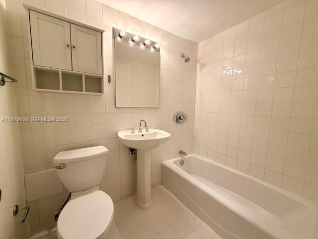2445 Lake Pancoast Dr, Unit 7, Miami Beach, FL 33140 Photo