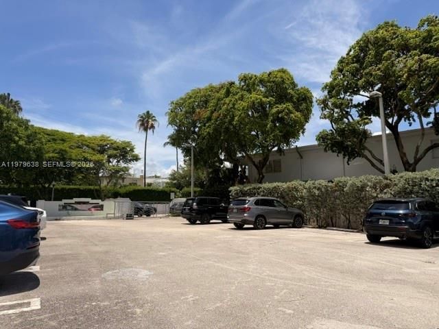 2445 Lake Pancoast Dr, Unit 7, Miami Beach, FL 33140 Photo