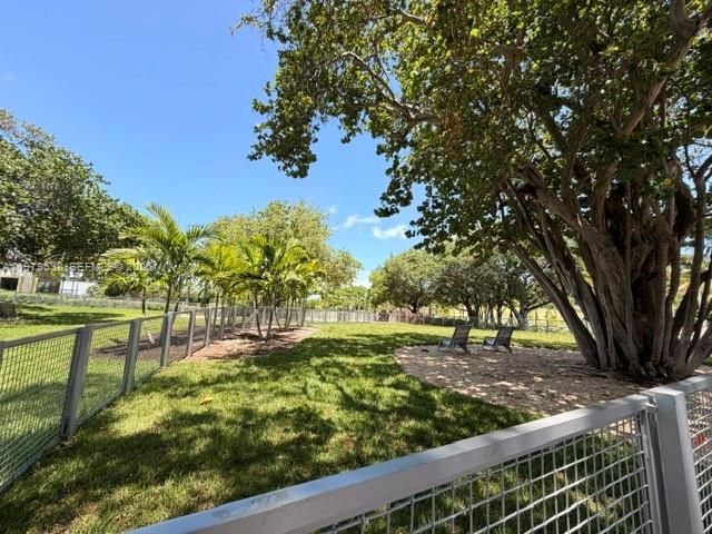 2445 Lake Pancoast Dr, Unit 7, Miami Beach, FL 33140 Photo