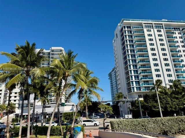 2445 Lake Pancoast Dr, Unit 7, Miami Beach, FL 33140 Photo