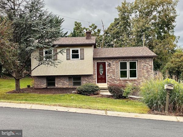 8 BUNKER HILL ROAD, STEVENS, PA 17578