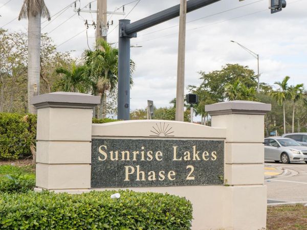 8285 Sunrise Lakes Boulevard, Unit 110, Sunrise, FL 33322