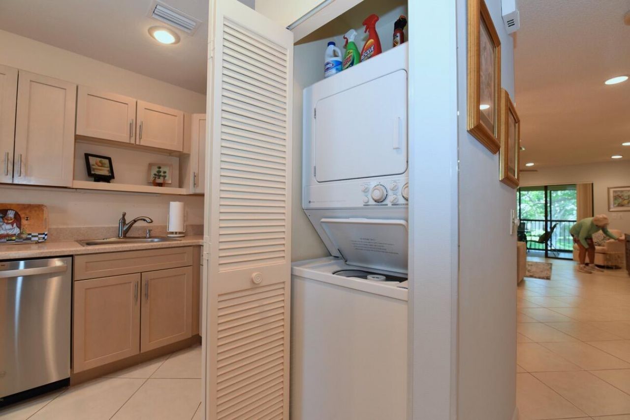 17 E Stratford Dr Drive E, Unit F, Boynton Beach, FL 33436 Photo