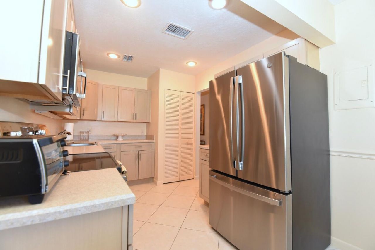 17 E Stratford Dr Drive E, Unit F, Boynton Beach, FL 33436 Photo