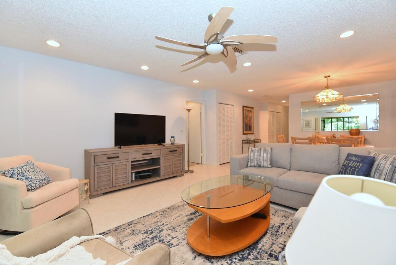 17 E Stratford Dr Drive E, Unit F, Boynton Beach, FL 33436 Photo