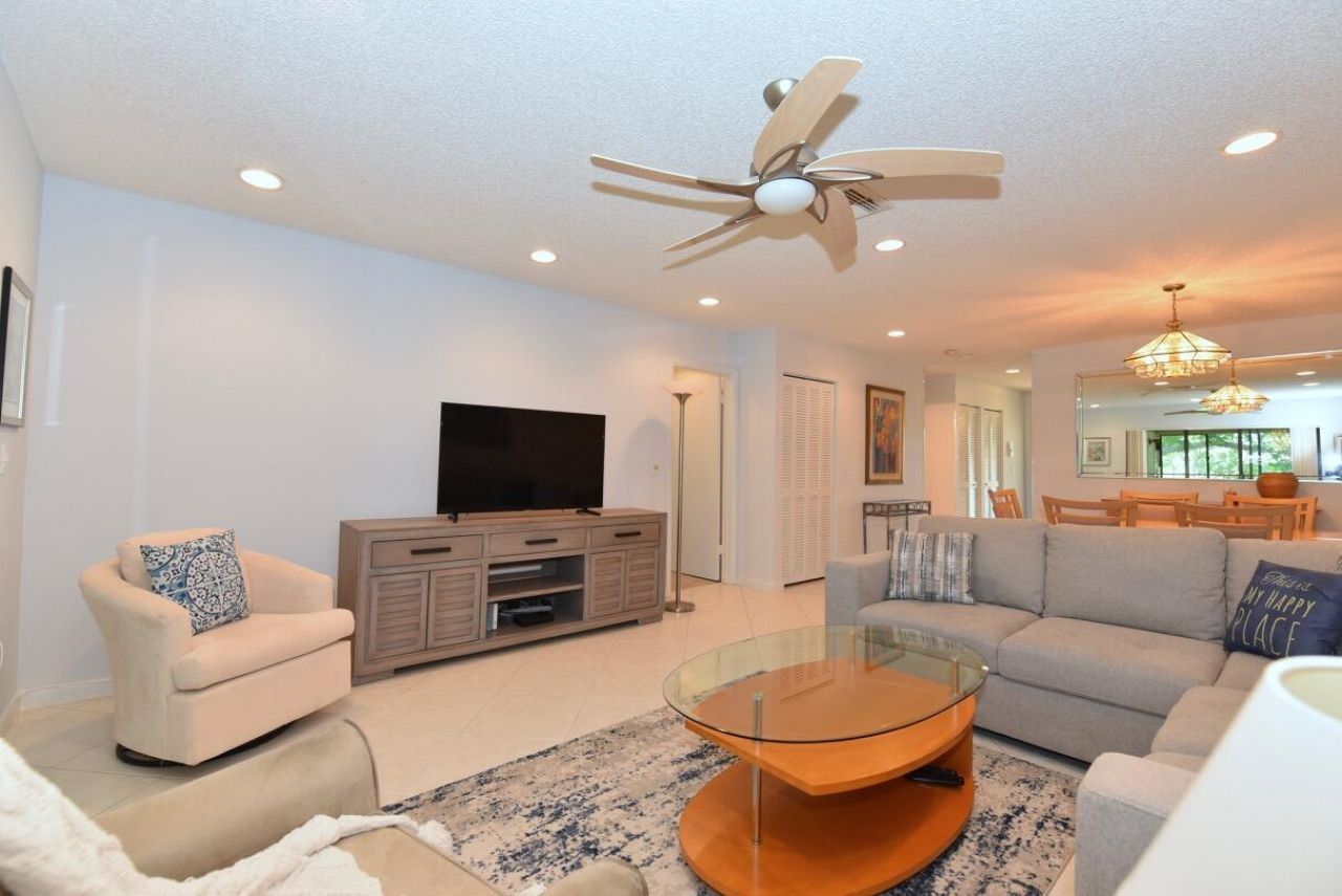 17 E Stratford Dr Drive E, Unit F, Boynton Beach, FL 33436 Photo