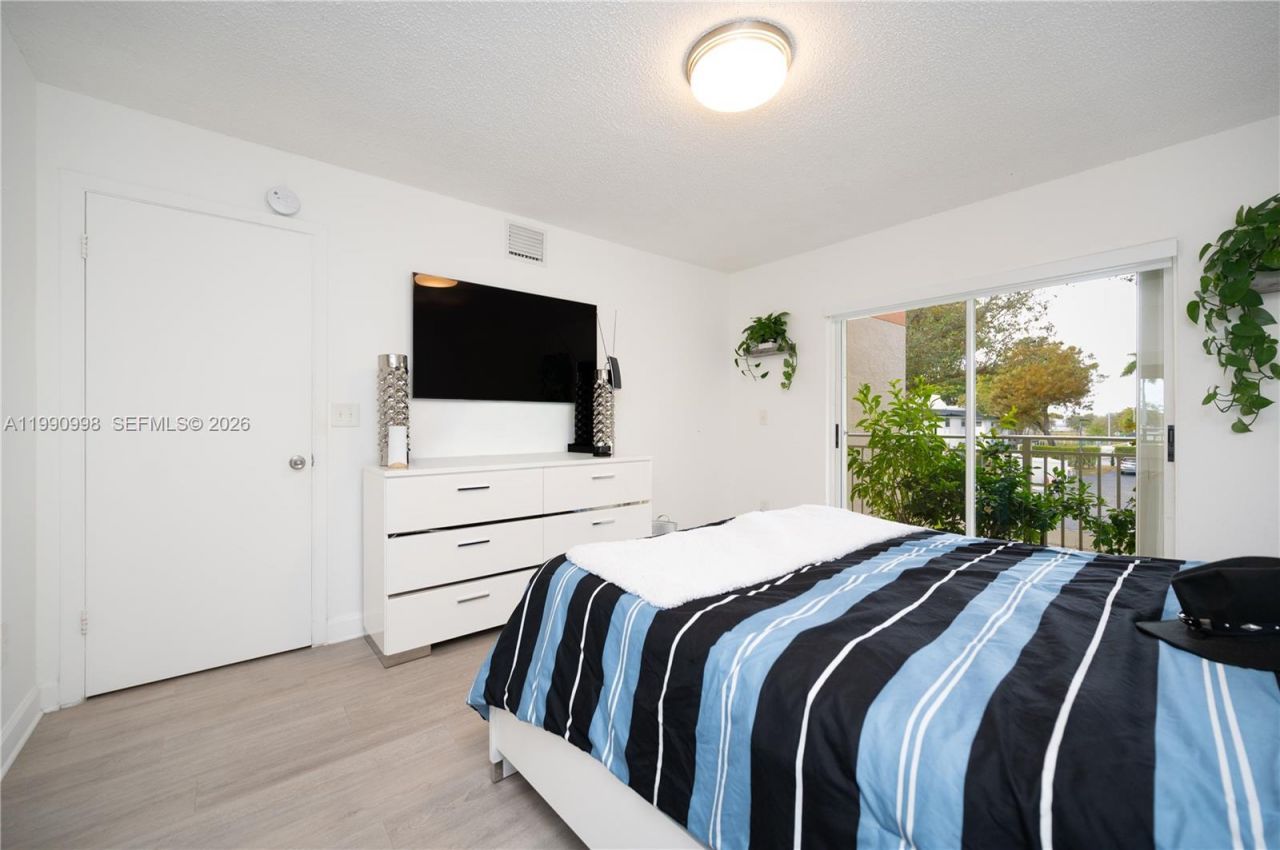 18890 NW 57 Ave , Unit 210, Hialeah, FL 33015 Photo