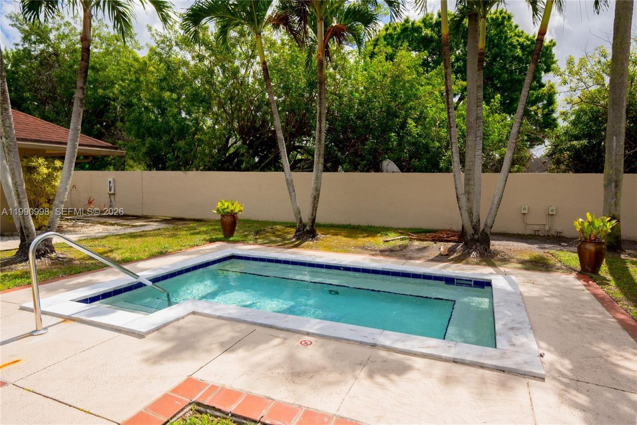 18890 NW 57 Ave , Unit 210, Hialeah, FL 33015 Photo