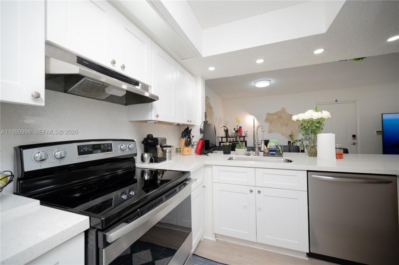 18890 NW 57 Ave , Unit 210, Hialeah, FL 33015 Photo