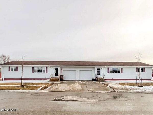 304 & 306 5TH Avenue, Northwood, ND 58267