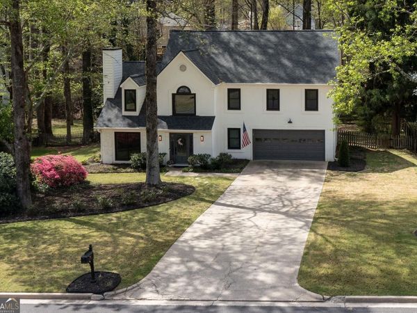 2015 N Creek Circle, Alpharetta, GA 30009