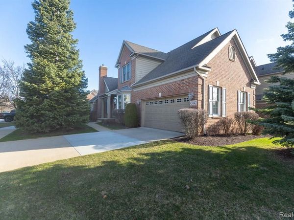 45042 Broadmoor Circle S, Northville Twp, MI 48168