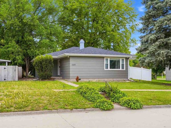 1009 E 2nd Street, Washington, IA 52353