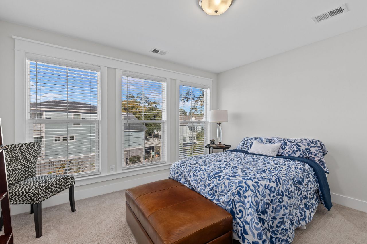 1131 Oak Bluff Avenue Photo 21